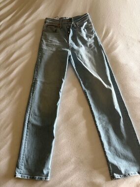 Levi’s Ribcage High Waist Straight Jeans 29